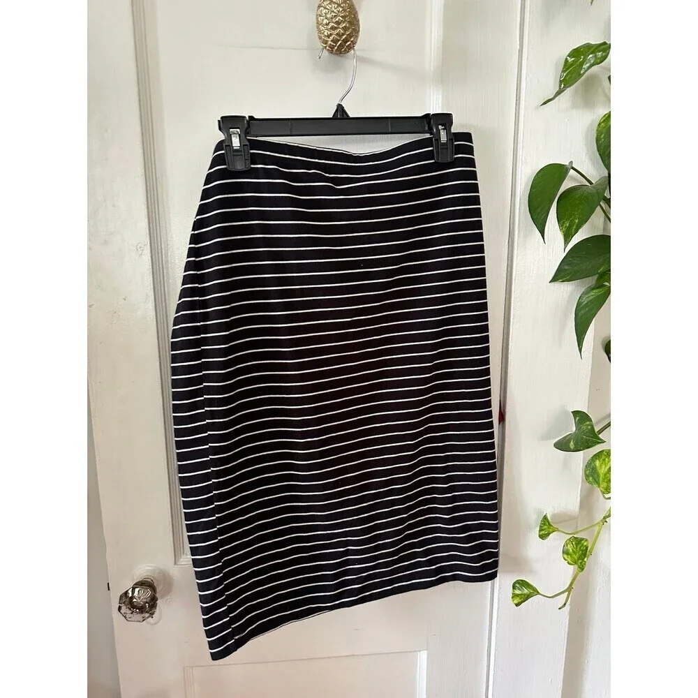 Women’s size x-large black and white striped skirt